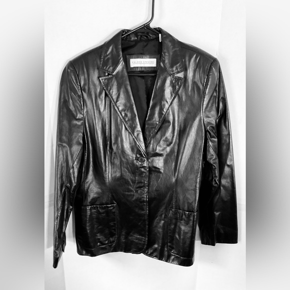 Valerie Stevens Classic Black Leather Blazer size large 2 button - Picture 6 of 9